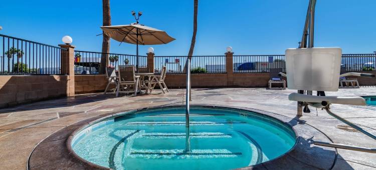 兰乔米拉奇千棕榈罗德威套房酒店(Rodeway Inn & Suites Thousand Palms - Rancho Mirage)图片