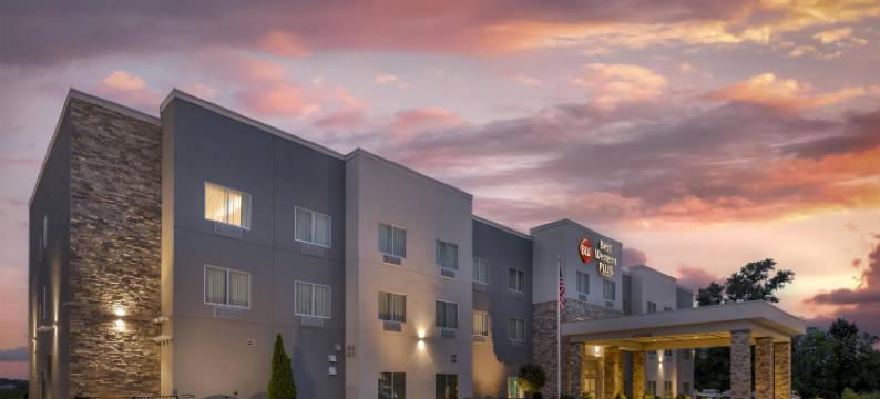 贝斯特韦斯特优质公园旁套房优质酒店(Best Western Plus Parkside Inn  Suites)图片