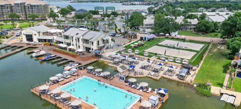 马蹄湾湖畔公寓度假屋(Lakeside condo Retreat in Horseshoe Bay)图片