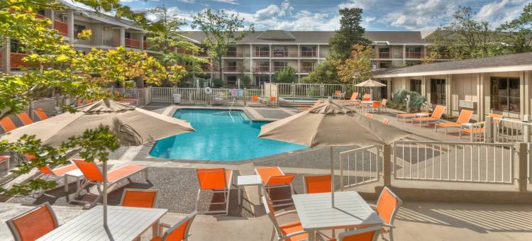 阿什兰山套房酒店(Ashland Hills Hotel & Suites)图片