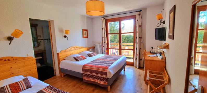 莱斯普利耶酒店(Logis Hôtel les Peupliers)图片