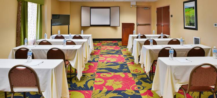 韦恩斯伯勒/斯图亚特德拉福特欢朋旅馆(Hampton Inn Waynesboro/Stuarts Draft)图片
