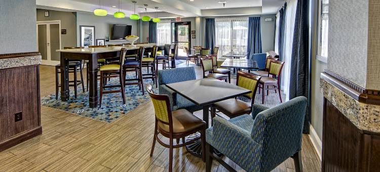希尔顿欢朋酒店-劳林堡(Hampton Inn Laurinburg)图片