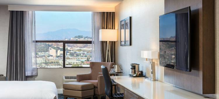 波莫那希尔顿逸林酒店(Doubletree by Hilton Pomona)图片