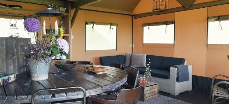 Unique Beach Lodge for 8 People Near Beach, Sea, & Village图片