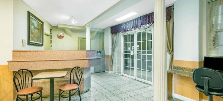 Howard Johnson by Wyndham Lake City图片