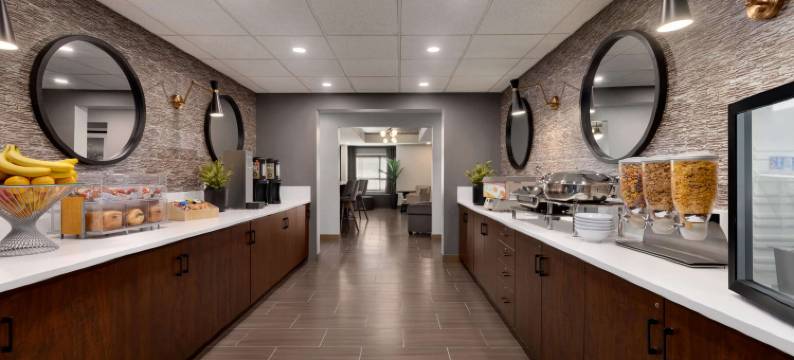 埃斯特万麦客达套房酒店(Microtel Inn & Suites by Wyndham Estevan)图片