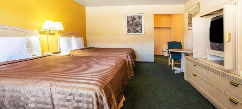 特洛克Travelodge by Wyndham酒店(Travelodge by Wyndham Turlock)图片