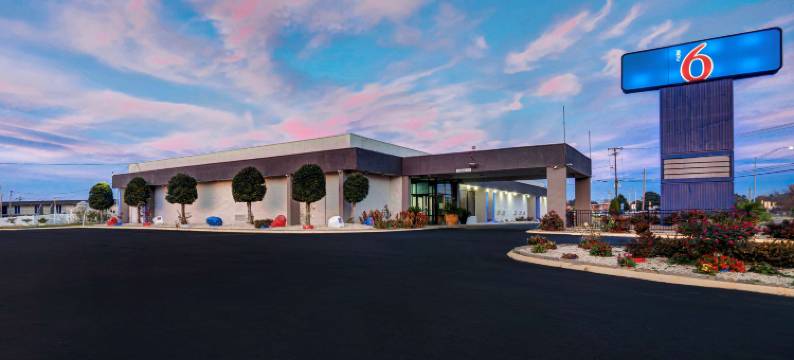 北卡罗莱纳伯灵顿 6 号汽车旅馆(Motel 6 Burlington, NC)图片