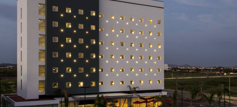 宜必思马萨特兰玛琳娜酒店(Ibis Mazatlan Marina)图片