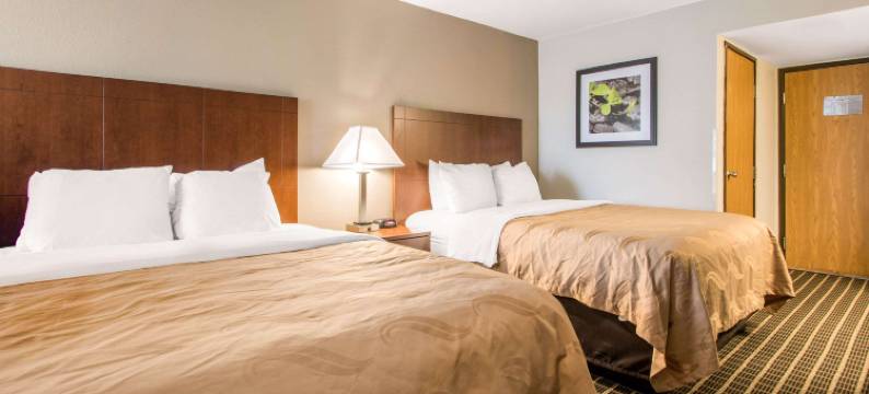 西麦迪逊大学区附近凯艺酒店(Quality Inn Madison West Near University Area)图片