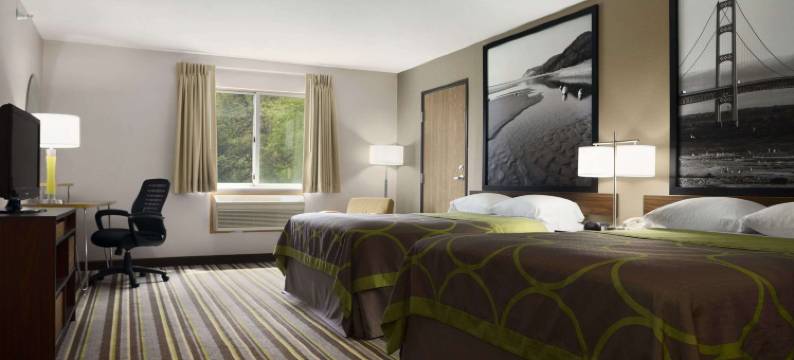 马尼斯特速8酒店(Super 8 by Wyndham Manistee)图片