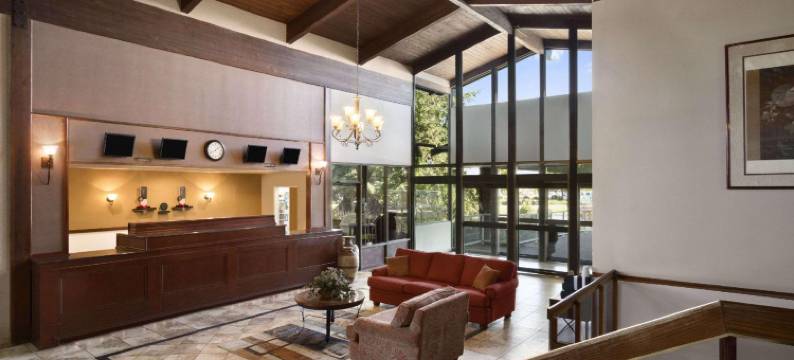 斯波坎机场温德姆华美达酒店(Ramada by Wyndham Spokane Airport)图片