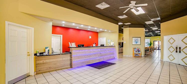 马绍尔波茵特克拉丽奥酒店(Clarion Pointe Marshall)图片