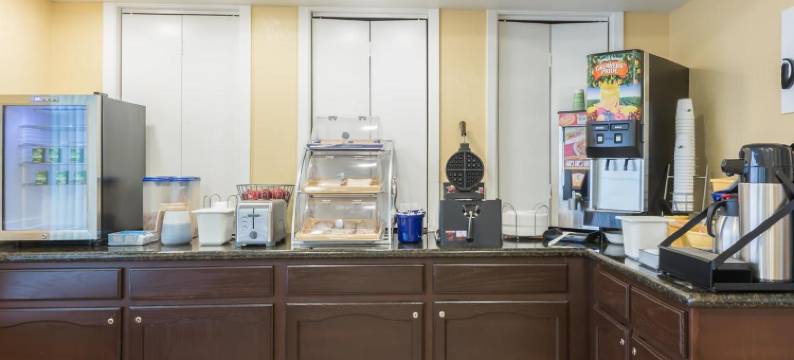 温德姆戴斯酒店圣安东尼奥东南/弗罗斯特银行中心(Days Inn by Wyndham San Antonio Southeast/Frost Bank Center)图片