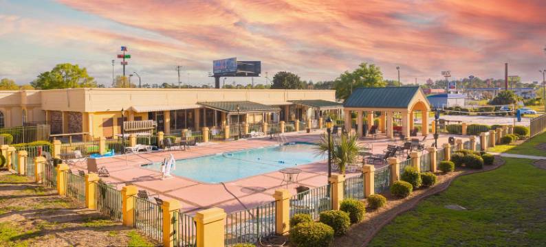 列治文山-萨凡纳I-95品质酒店(Quality Inn Richmond Hill - Savannah I-95)图片