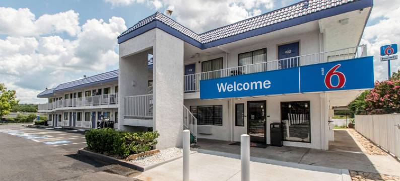亚特兰大东北诺克罗斯6号汽车旅馆(Motel 6 Norcross, GA - Atlanta Northeast)图片