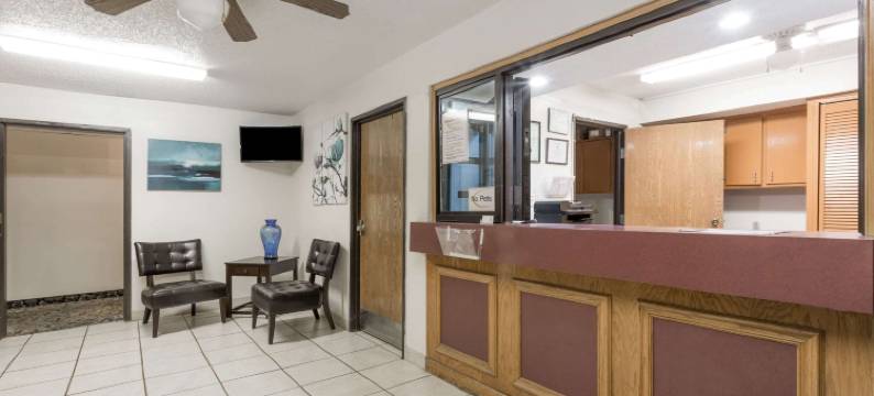 汉普顿速8酒店(Super 8 by Wyndham Hampton)图片