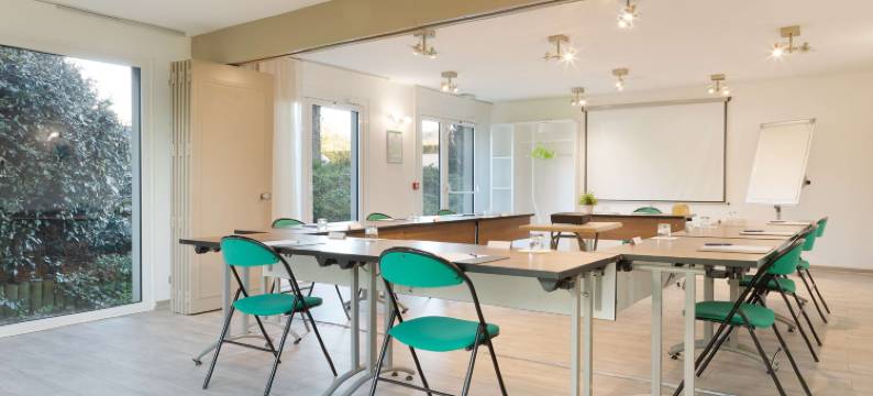 多勒康铂酒店(Campanile Dole)图片