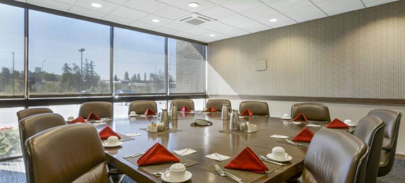 大学贝斯特韦斯特优质酒店(Best Western Plus University Inn)图片