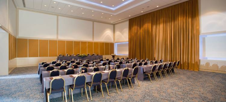 地中海海滩酒店(Mediterranean Beach Hotel)图片