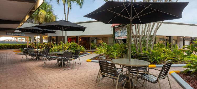 卡纳维拉尔港可可比奇海滩拉昆塔温德姆酒店(La Quinta Inn by Wyndham Cocoa Beach-Port Canaveral)图片