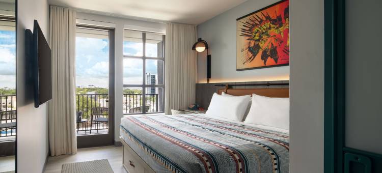 圣彼得堡市中心莫克西酒店(Moxy St. Petersburg Downtown)图片