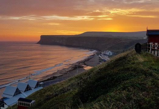 Driftwood Apartment- close to the sea Hotel Overview
