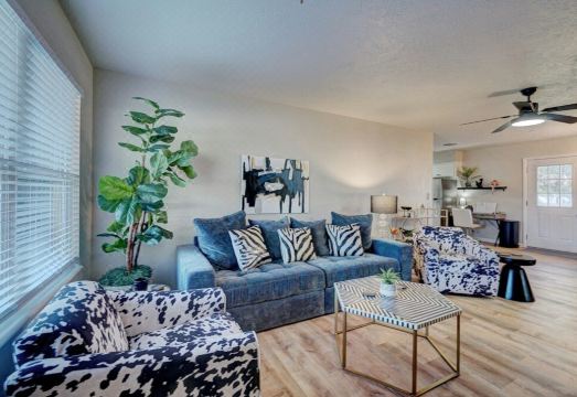 The Fox Den is your cozy retreat in Norman, 1/2-mi from campus! Hotel Overview