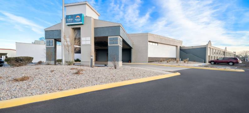 科尔尼郊区开间(Suburban Studios, Kearney)图片