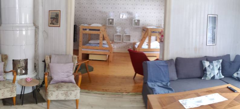 位于历史建筑中的明亮宽敞居所(Bright and Spacious Living in Historic Building)图片