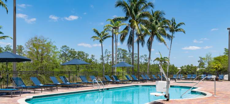 迈尔斯堡-FL希尔顿安泊酒店(Embassy Suites by Hilton Fort Myers Estero)图片