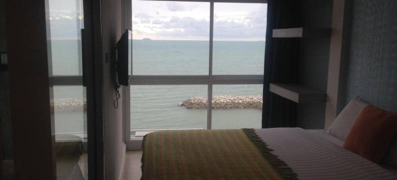 南特拉芭堤雅班安波海滩酒店(Nantra Pattaya Baan Ampoe Beach)图片