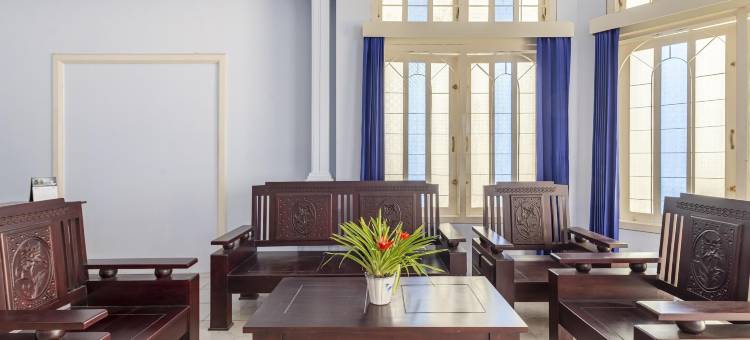 红门修拉伊亚酒店@ 朋多窝索市中心(RedDoorz Syariah @ Bondowoso City Center)图片