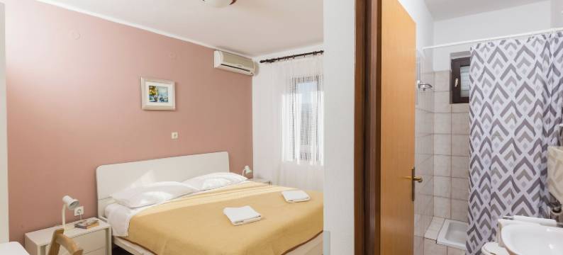 卡塔里纳公寓客房别墅酒店(Apartment & Rooms Villa Katarina)图片