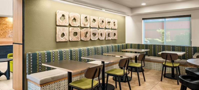 雷丁牛津套房酒店(Oxford Suites Redding)图片