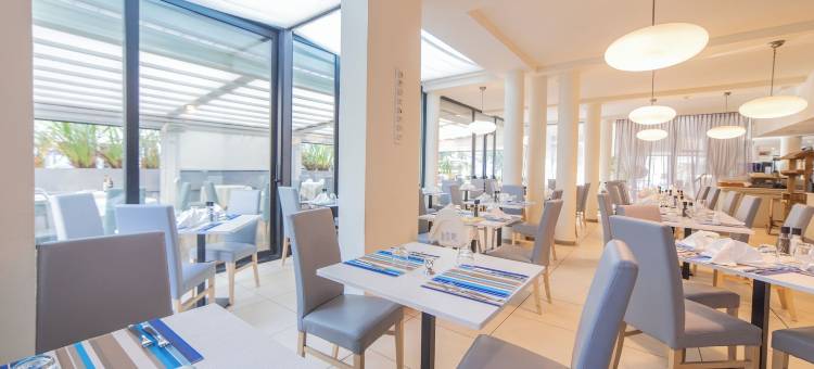 法拉帝海滩酒店(Ferretti Beach Hotel)图片