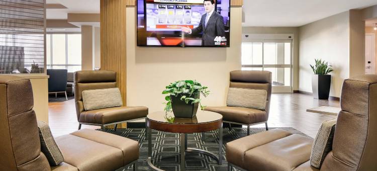 堪萨斯城机场唐普套房酒店(TownePlace Suites Kansas City Airport)图片