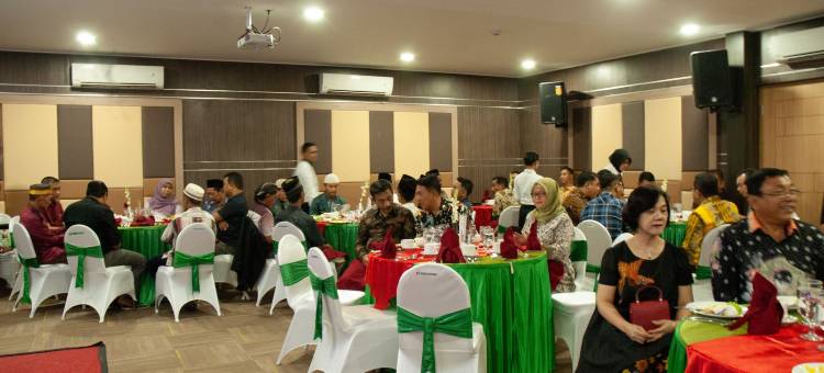 宗班绿红伊斯兰酒店(Green Red Hotel Syariah Jombang)图片