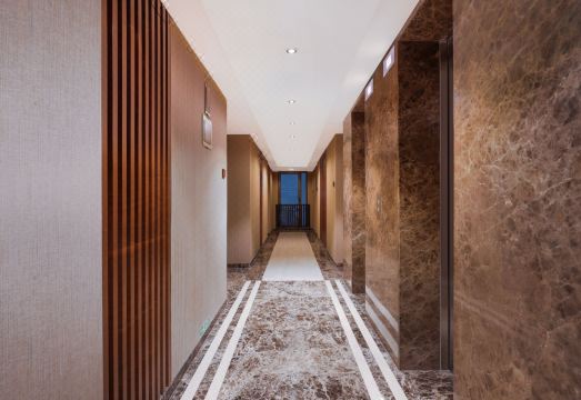 Lemon Tree Hotel, Kalina BKC, Mumbai Hotel Overview