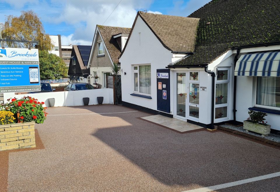 Brookside Guest House & Mini SpaHotel Overview