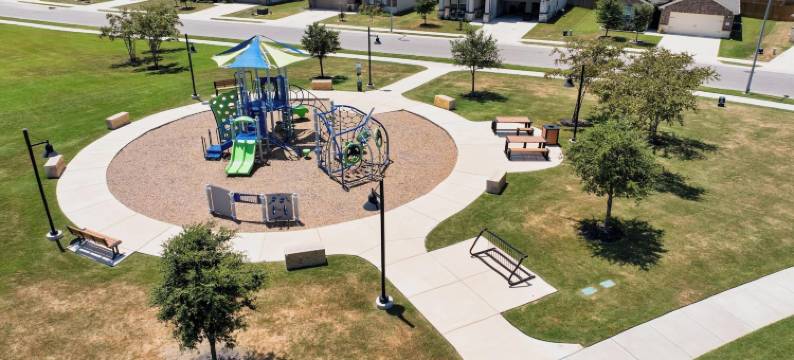 迷人的四卧室宽敞后院在赫托(Charming 4BR Home w Spacious Backyard in Hutto)图片