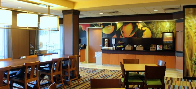 西摩万枫酒店及套房(Fairfield Inn & Suites Seymour)图片