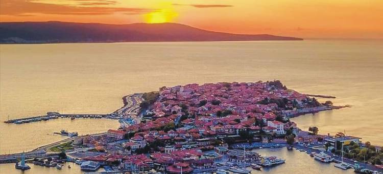 内塞巴尔海夜(Nessebar Sea Nights)图片