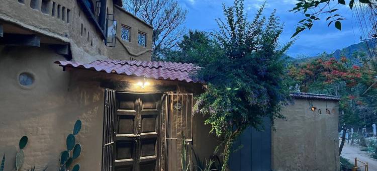 高迪之家(Casa Gaudí)图片