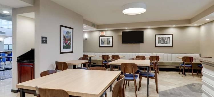 圣路易斯圣彼得斯德鲁里套房酒店(Drury Inn & Suites St. Louis St. Peters)图片