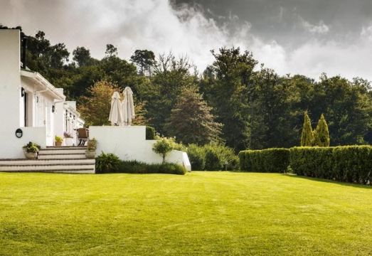 Oaklands Farm StayHotel Overview