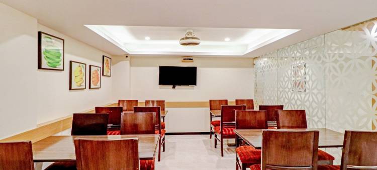 Treebo Galaxy Rooms图片