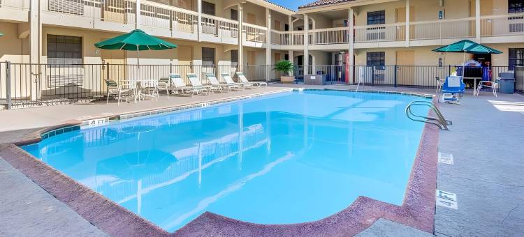 圣安东尼奥I-35瑞特曼路拉昆塔温德姆酒店(La Quinta Inn by Wyndham San Antonio I-35 N at Rittiman Rd)图片