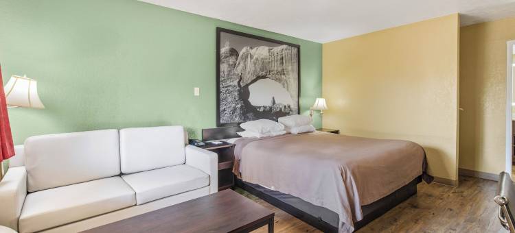 圣乔治速 8 酒店(Super 8 by Wyndham St. George UT)图片